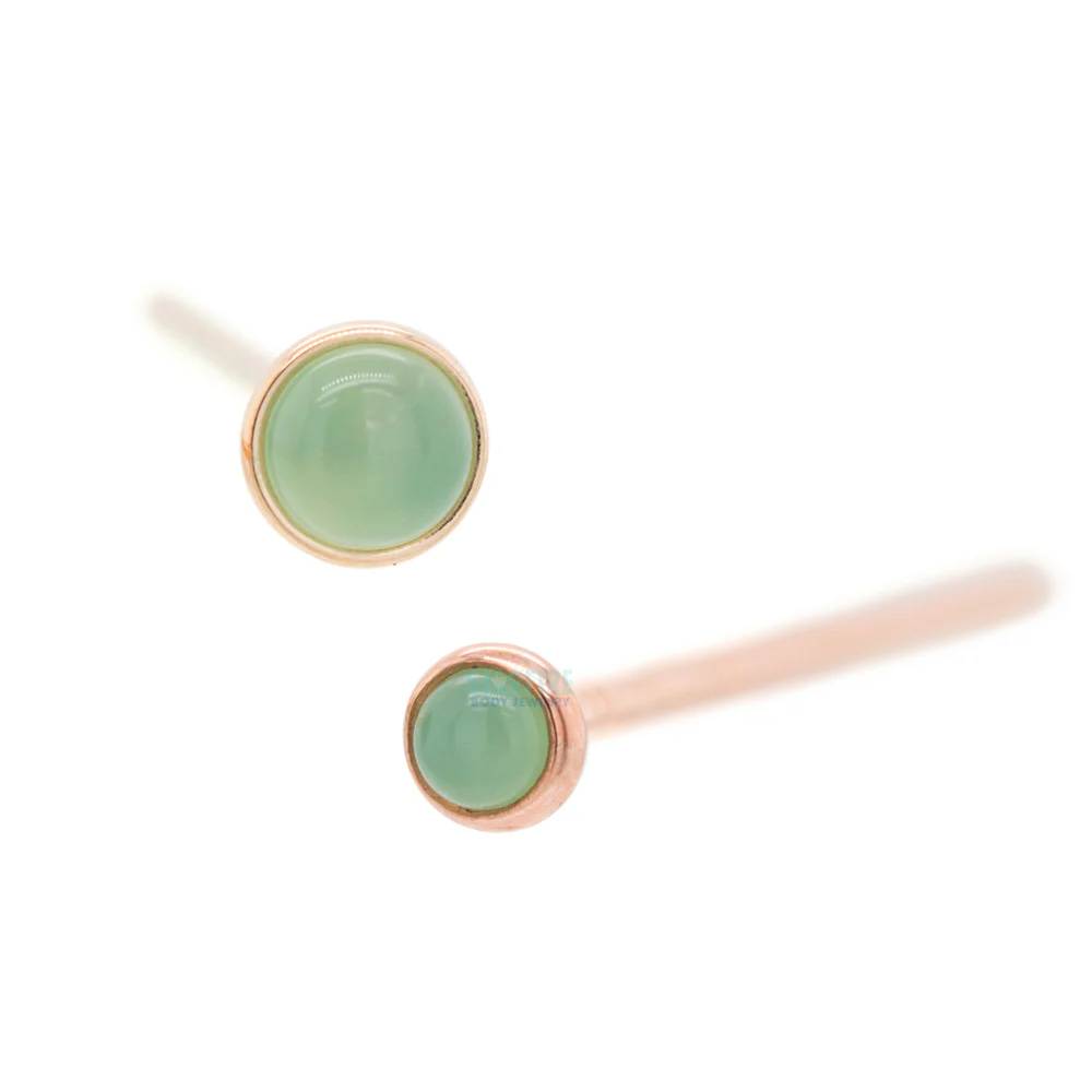 Chrysoprase in Cup Setting Nostril Screw in Gold