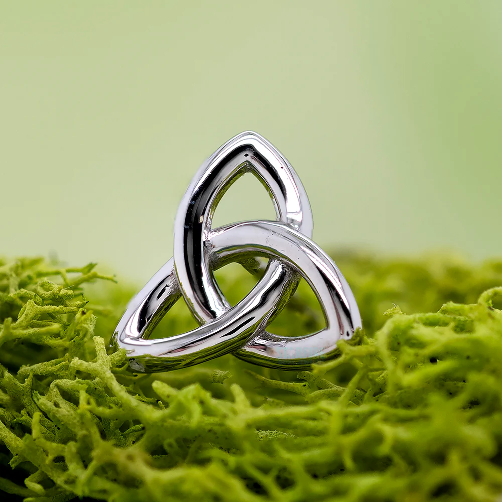 threadless: Celtic Knot Pin in Gold & Platinum - Image 2