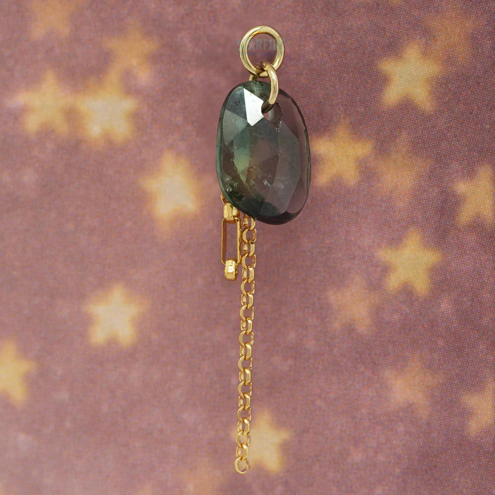 Rose Cut Freeform Green Sapphire Chain Charm in Gold - Image 2